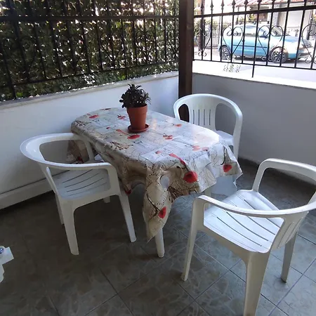 Apartamento Niki's House 2 *